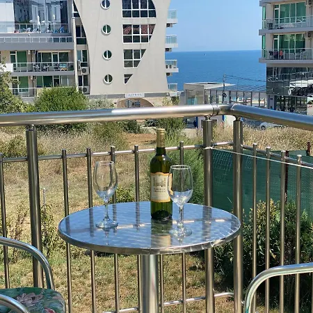 Byala Friendy Sea Apartment *